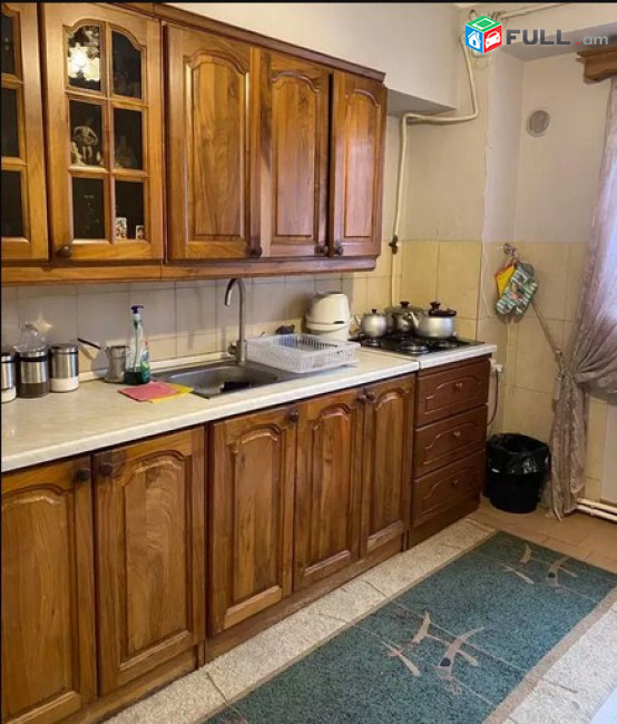 AK4142  Երկու հարկանի քարե տուն Վարշավյան փողոցում Քանաքեռ Զեյթունում, 140 ք.մ., 2 սանհանգույց