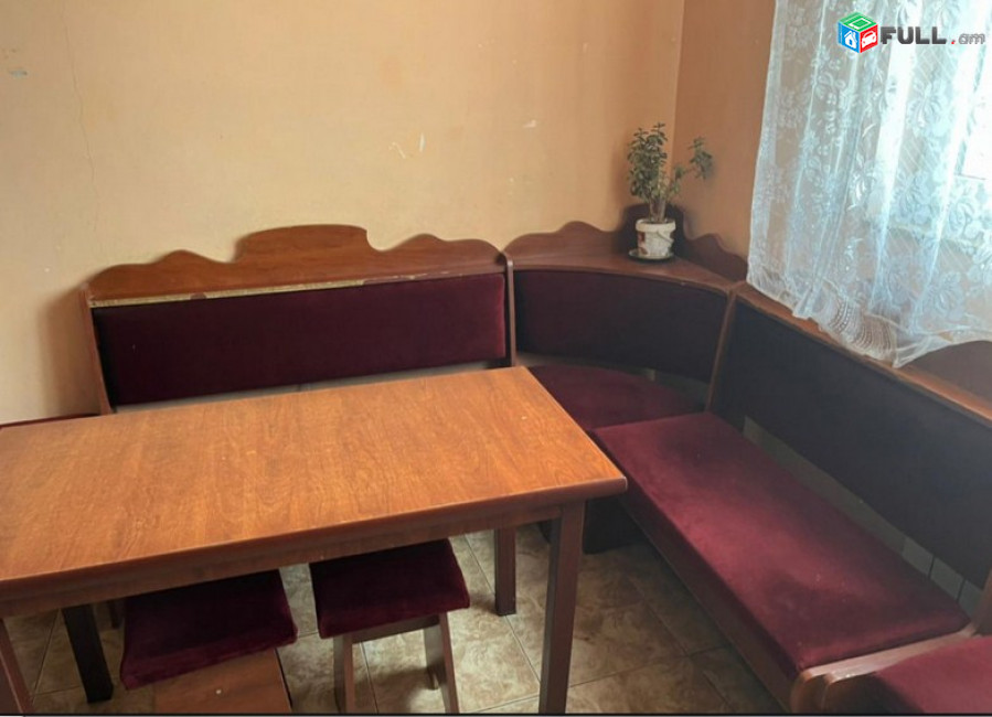 AK4148  Վարձով 4 սենյականոց բնակարան Ավետիսյան փողոց 
