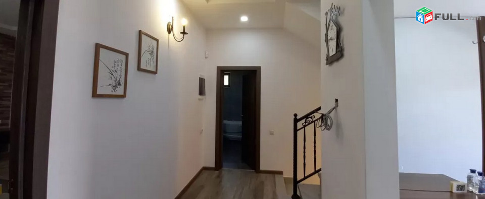 AK4153  Երեք հարկանի տուն Ղափանցյան փողոցում Արաբկիրում, 330 ք.մ., 2 սանհանգույց