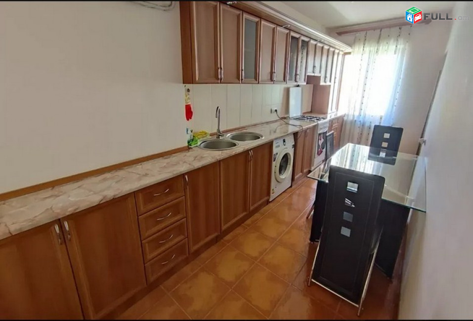 AK4214  Վարձով 3 սենյականոց բնակարան Դավիթաշենում
