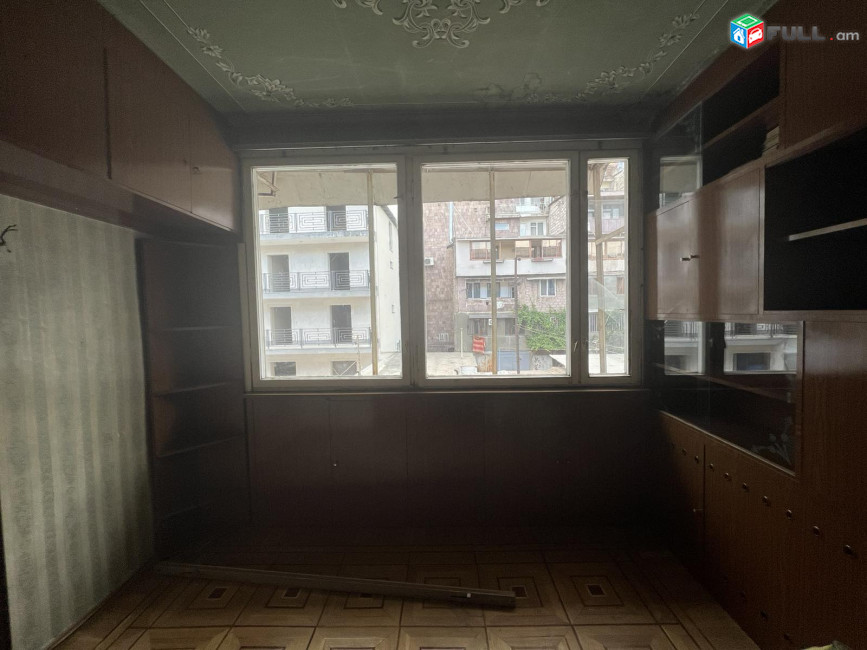 AK4238  բնակարան Աղբյուր Սերոբի փողոցում, 3 սենյականոց