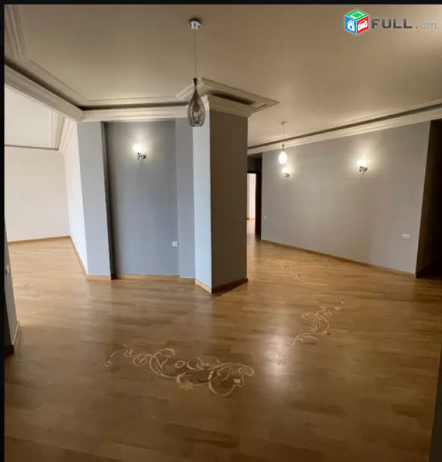AK4271  Ընդարձակ 5 սենյականոց բնակարան նորակառույց շենքում կենտրոնում, 261 ք.մ., 2 սանհանգույց
