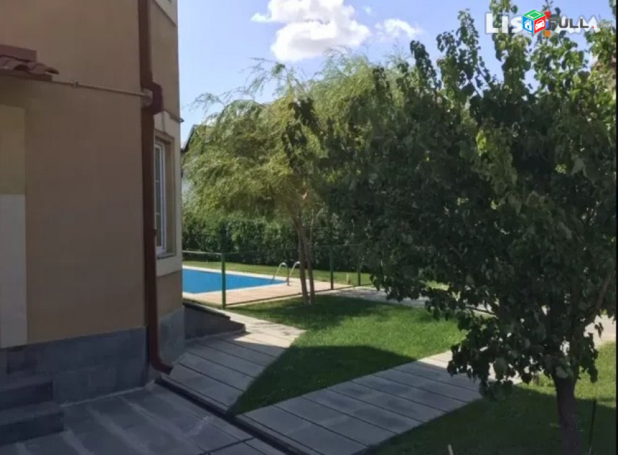 AK4294  Երեք հարկանի քարե տուն, Վահագնի Թաղամաս Աջափնյակում, 440 ք.մ., 3+ սանհանգույց