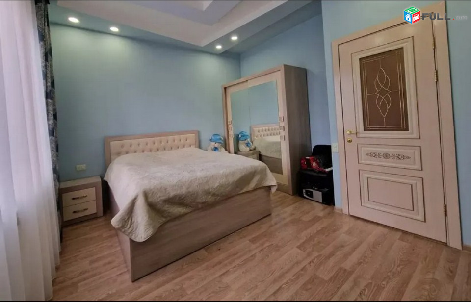 AK4302  Երեք հարկանի տուն, Դուրյան թաղամաս Ավանում, 270 ք.մ., 2 սանհանգույց, կապիտալ վերանորոգված