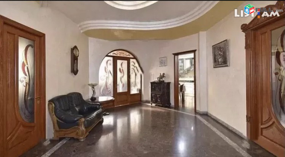 AK4316  Երեք հարկանի ամառանոց,  Մադոյան փողոցում Շենգավիթում