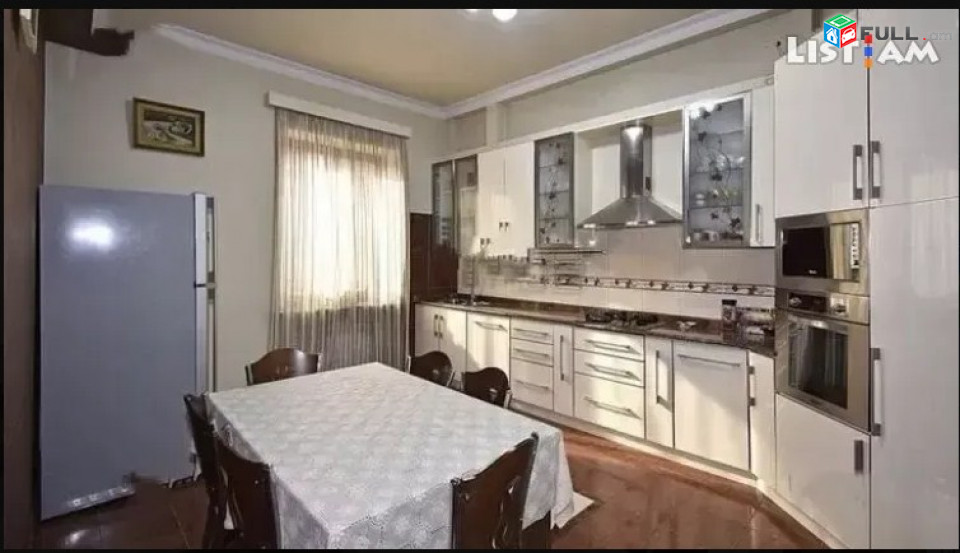 AK4316  Երեք հարկանի ամառանոց,  Մադոյան փողոցում Շենգավիթում