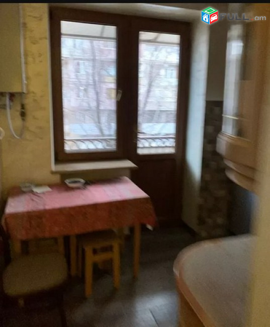 AK4323   բնակարան Գրիբոյեդովի փողոցում, 3 սենյականոց