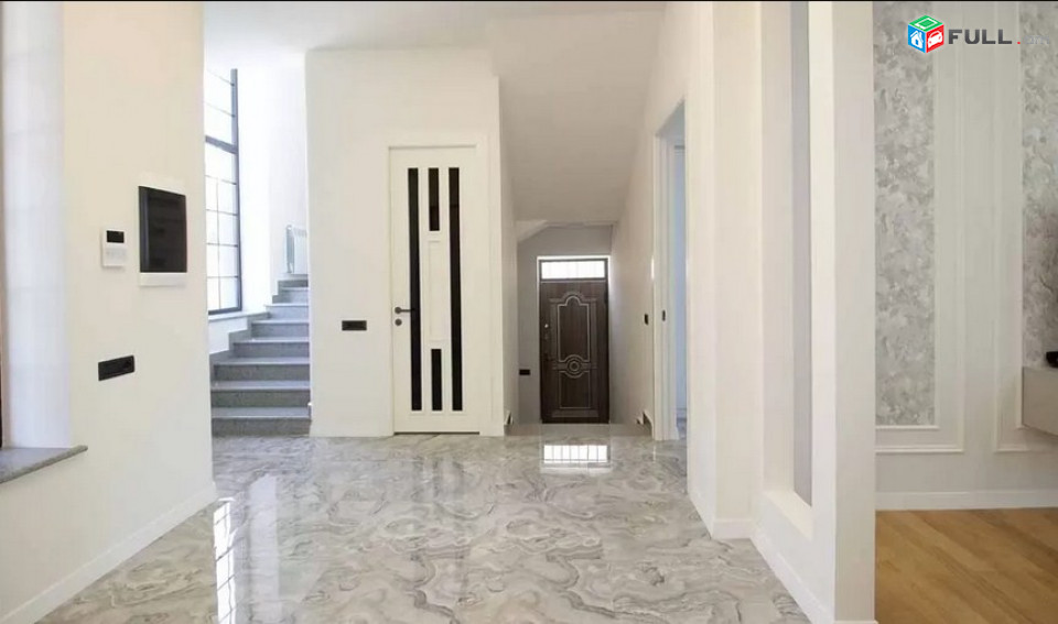 AK4341  Երեք հարկանի տուն, Նոյ թաղամաս