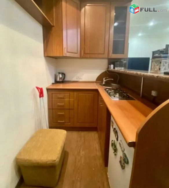 AK4508   Վարձով 2 սենյականոց բնակարան Չարենցի փողոցում