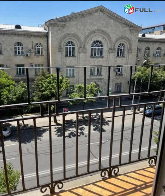 AK4513  Վարձով 2 սենյականոց բնակարան  Ալեք Մանուկյան փողոցում