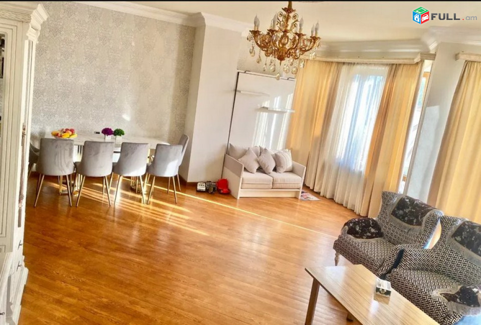 AK4523   Վարձով 3 սենյականոց բնակարան  Վարդանանց փողոցում