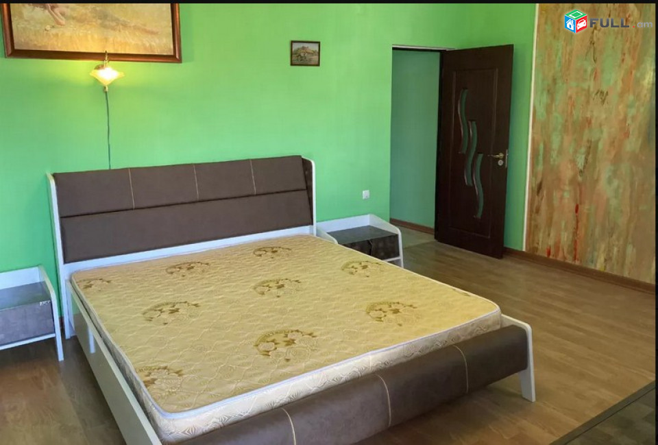AK4555  Երկու հարկանի քարե տուն, Դավթաշենի 1-ին զանգված Դավիթաշենում, 200 ք.մ., 3+ սանհանգույց
