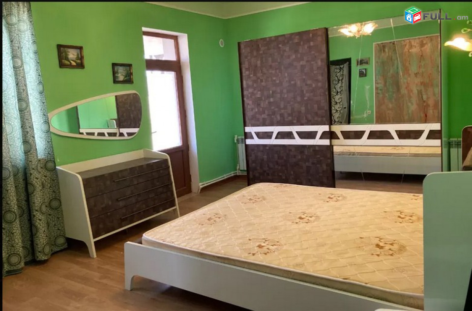 AK4555  Երկու հարկանի քարե տուն, Դավթաշենի 1-ին զանգված Դավիթաշենում, 200 ք.մ., 3+ սանհանգույց