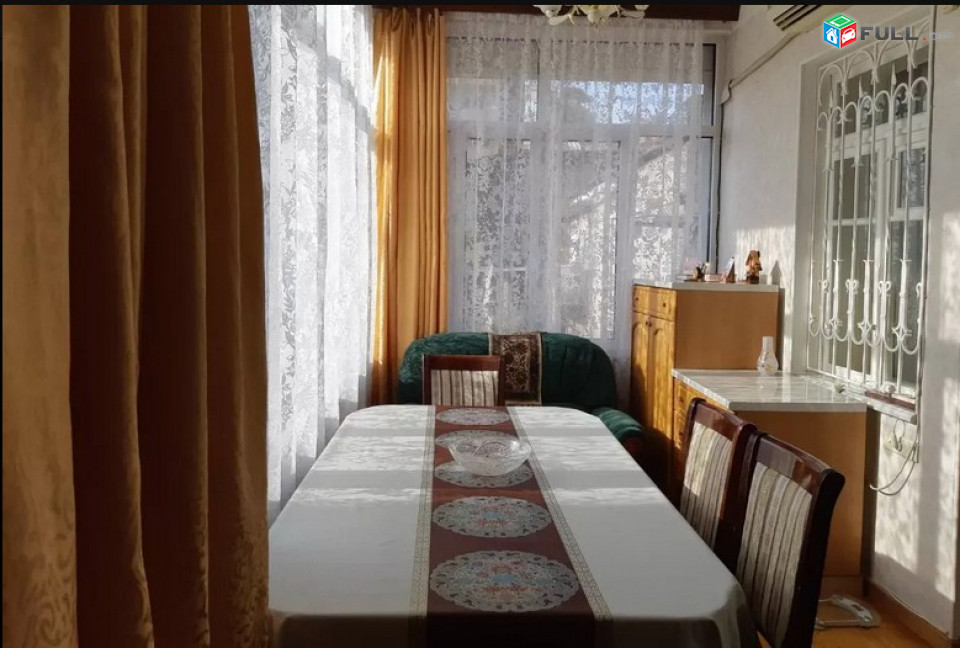 AK4560  Երկու հարկանի քարե տուն Արաբկիրում , Սոսեի փողոցում