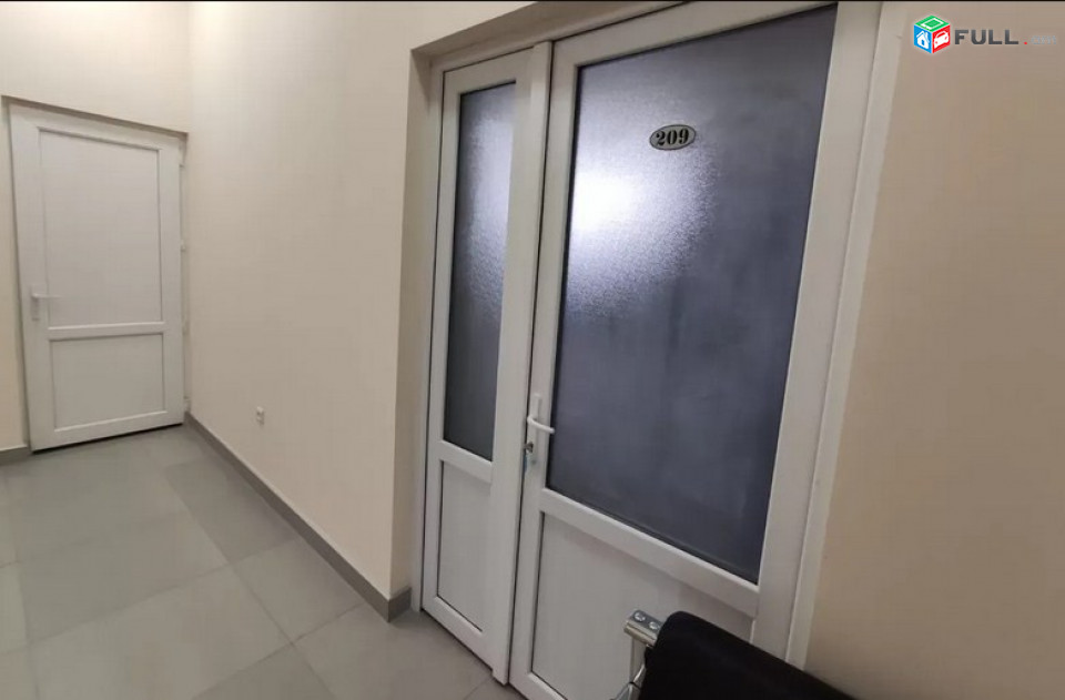 AK4563  Գրասենյակային տարածք Պարույր Սևակի փողոցում Քանաքեռ Զեյթունում, 450 ք.մ.
