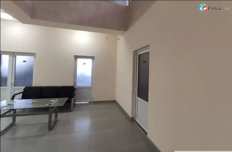 AK4563  Գրասենյակային տարածք Պարույր Սևակի փողոցում Քանաքեռ Զեյթունում, 450 ք.մ.