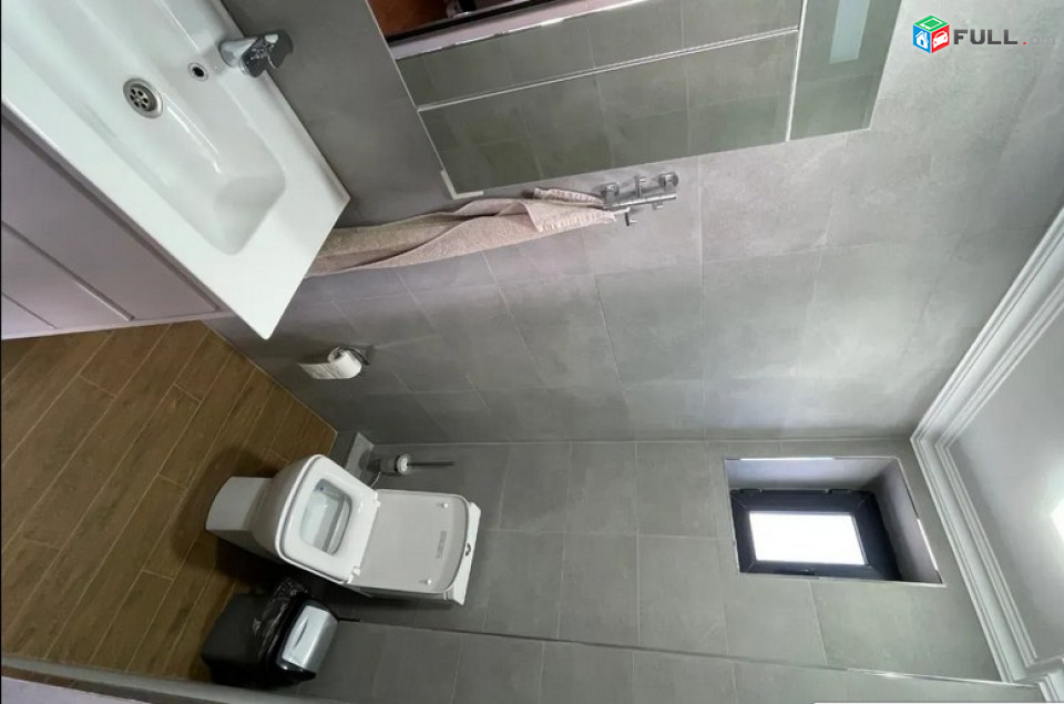 AK4564  Երկու հարկանի քարե տուն, Գ-1 թաղամաս Աջափնյակում, 