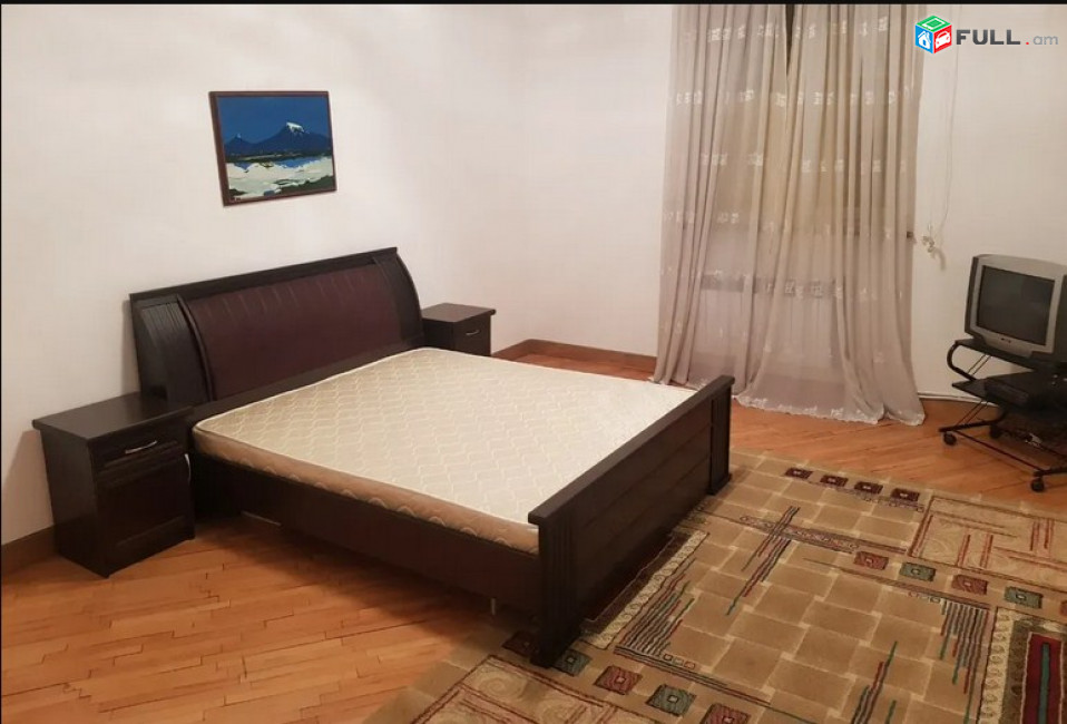 AK4568  Երկու հարկանի քարե տուն, Թավրիզյան փողոցում
