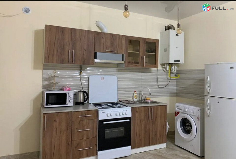 AK4575   Վարձով 3 սենյականոց բնակարան  Լուկաշինի փողոցում