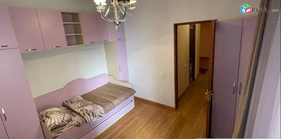 AK4582  Վարձով 3 սենյականոց բնակարան   Արգիշտի փողոցում
