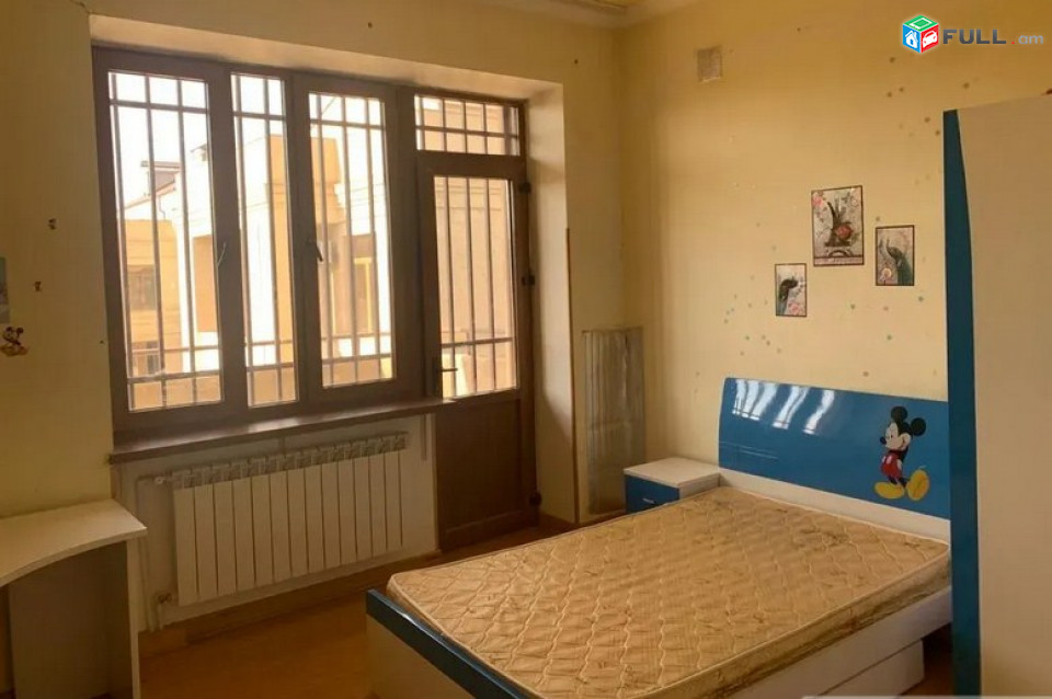 AK4588   Վարձով 4  սենյականոց բնակարան Արգիշտի փողոցում