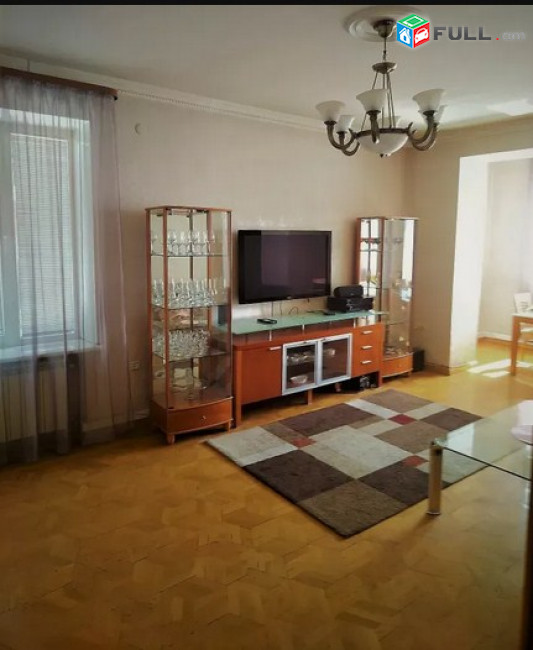 AK4648  Վարձով 4 սենյականոց Լեոյի փողոցում