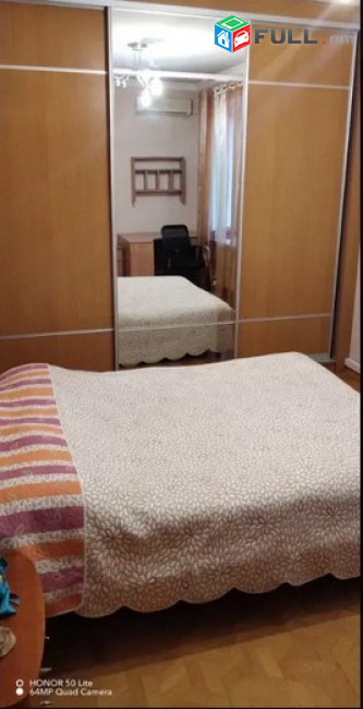 AK4648  Վարձով 4 սենյականոց Լեոյի փողոցում