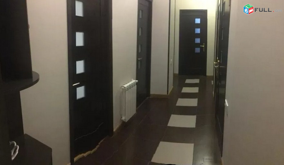 AK4649  Վարձով 4 սենյականոց Հանրապետության փողոցում, 
