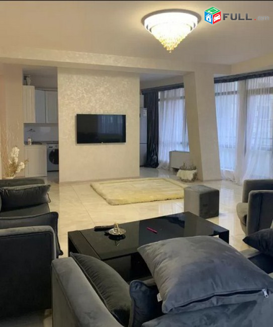 AK4676   Վարձով 3 սենյականոց բնակարան  Սայաթ-Նովայի պողոտայում
