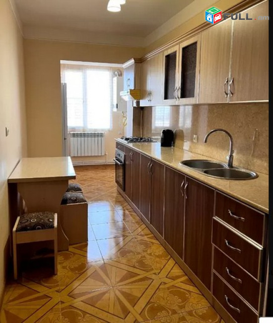 AK4709   Վարձով 3 սենյականոց բնակարան    Վաղարշ Վաղարշյան փողոցում