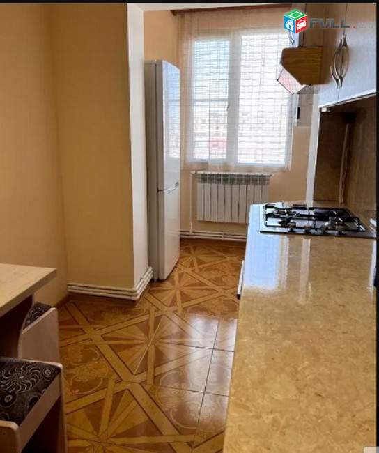 AK4709   Վարձով 3 սենյականոց բնակարան    Վաղարշ Վաղարշյան փողոցում