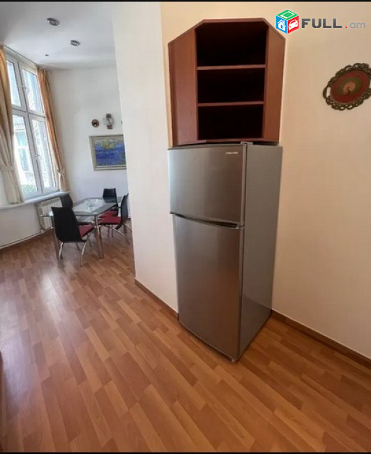 AK4720 Վարձով 2 սենյականոց բնակարան   Խաչատուր Աբովյանի փողոցում