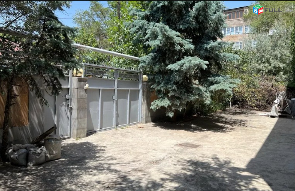 AK4734  Երեք հարկանի քարե տուն Երզնկյան փողոցում Արաբկիրում, 480 ք.մ., 2 սանհանգույց, կոսմետիկ վերանորոգում