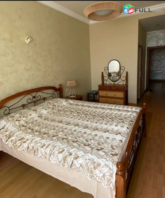 AK4784 Վարձով 3 սենյականոց բնակարան Քեռու փողոց