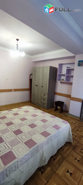 AK4864   Վարձով 5 սենյականոց բնակարան  Երզնկյան փողոցում