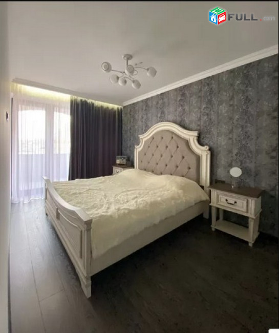 AK4885   Վարձով 3 սենյականոց բնակարան  Սարյան փողոցում
