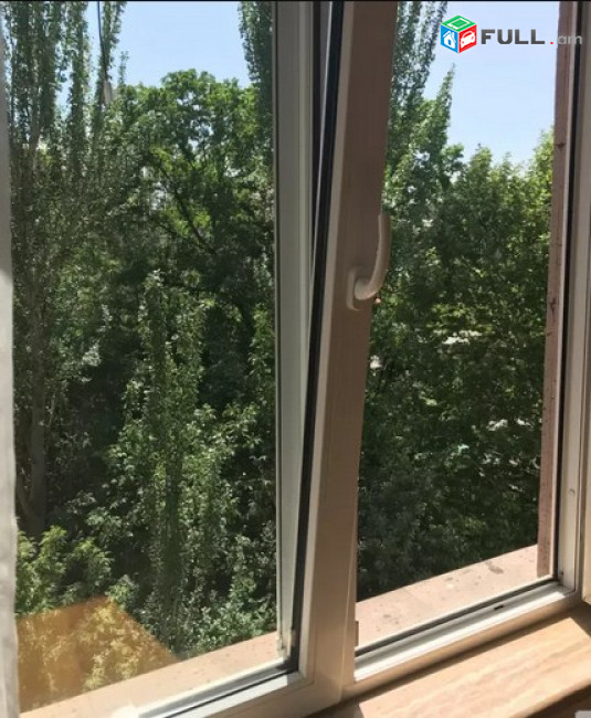 AK4930  Ընդարձակ 4 սենյականոց բնակարան   Թումանյան փողոցում