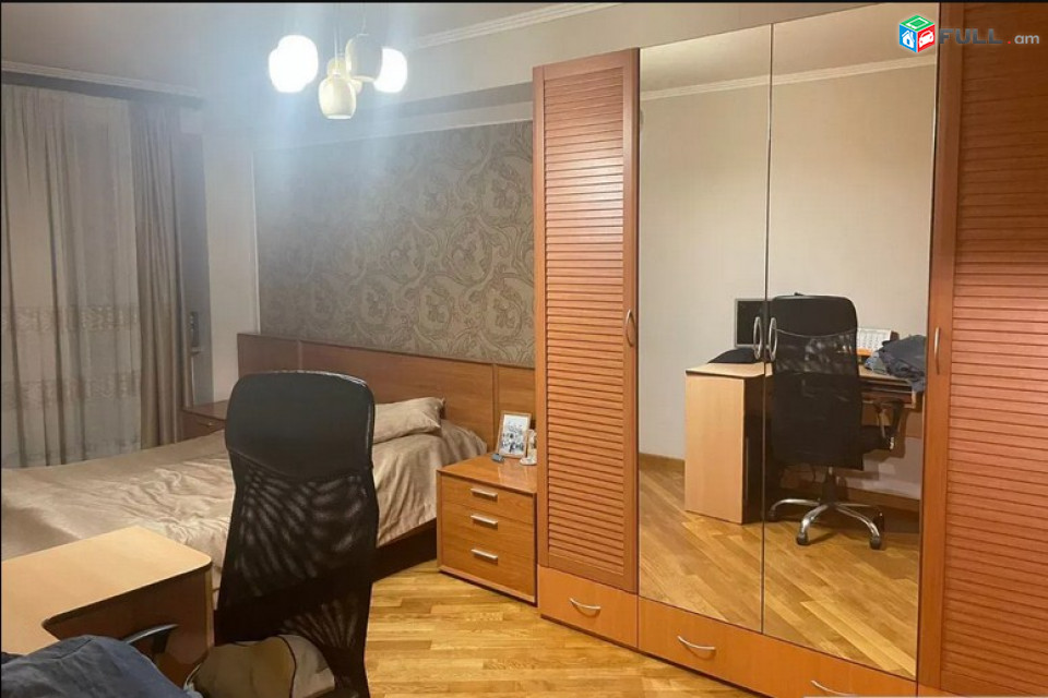 AK4950   Վարձով 3 սենյականոց բնակարան  Հրաչյա Քոչար փողոցում