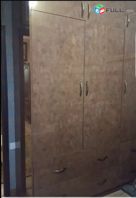 AK4955 Վարձով է տրվում 2 սենյականոց բնակարան Կալենցի փողոցում