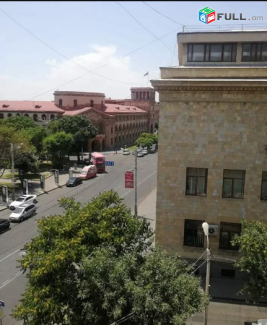 AK4956  Վարձով 2 սենյականոց բնակարան  Արամի փողոցում հանրապետության հրապարակի մոտակայքում