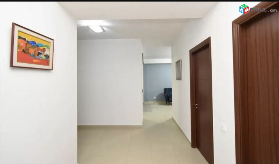 AK4957  Վարձով 3 սենյականոց բնակարան Արամի փողոցում