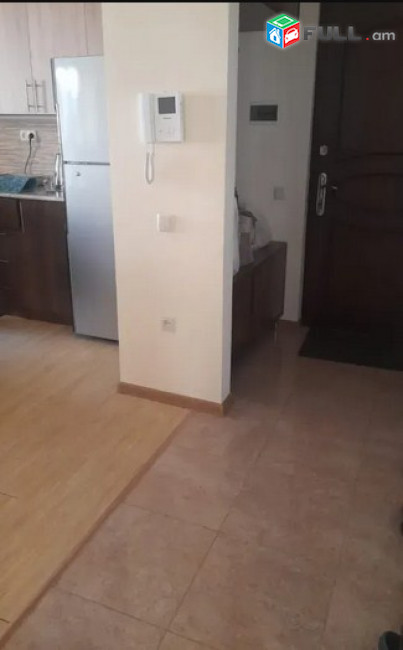 AK4961  Վարձով 2 սենյականոց բնակարան Վիկտոր Համբարձումյանի փողոցում