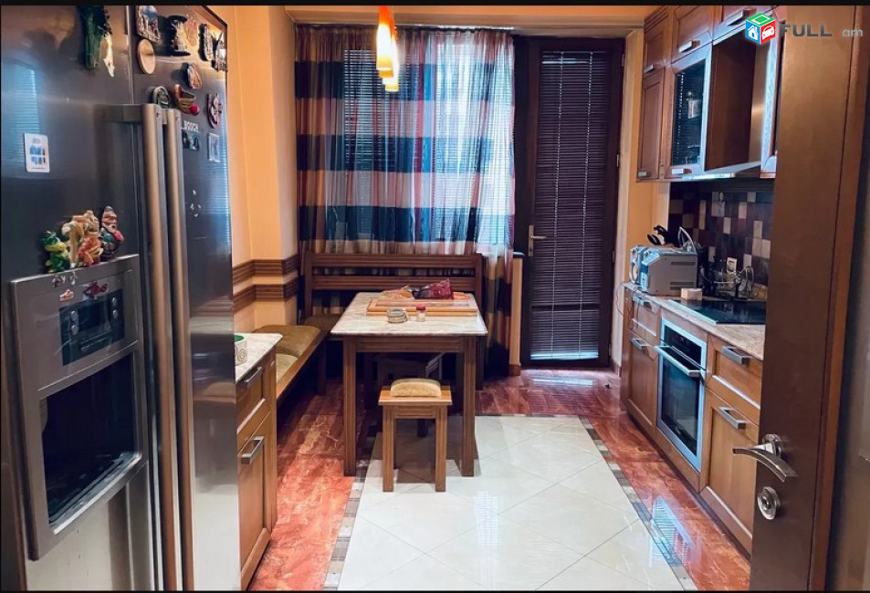 AK4969  Վարձով 4 սենյականոց բնակարան   Վարդանանց փողոցում