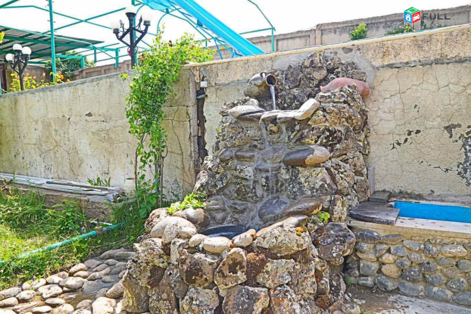 AK4994   Երեք հարկանի քարե տուն  Նուռնուս 