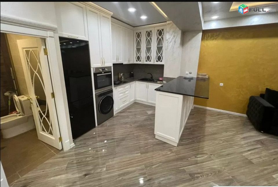 AK5016  Վարձով 2 սենյականոց բնակարան նորակառույց շենքում Ամիրյան փողոցում հանրապետության հրապարակի մոտակայքում
