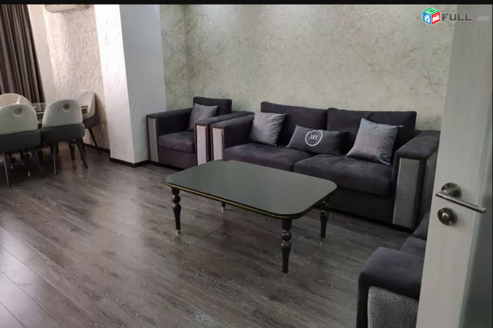 AK5022   Վարձով 3 սենյականոց բնակարան Պուշկինի փողոցում   հրապարակի մոտակայքում
