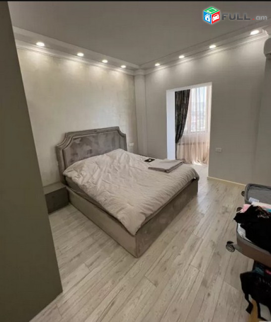 AK5035   Ընդարձակ 3 սենյականոց բնակարան նորակառույց շենքում   Արամի փողոցում