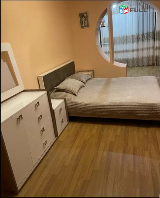 AK5080  Վարձով 2 սենյականոց բնակարան Արամ Խաչատրյանի փողոցում