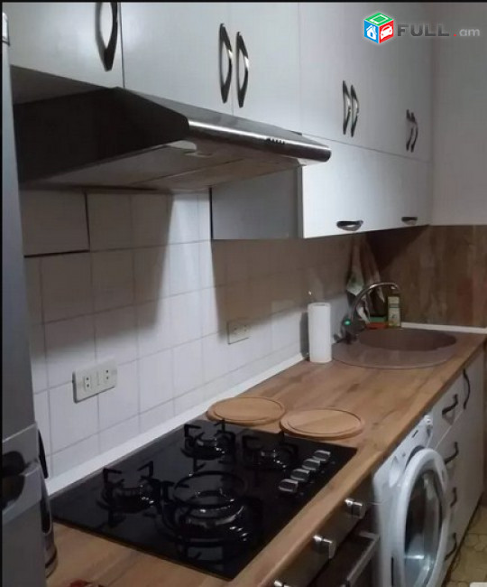 AK5092   Վարձով 2 սենյականոց բնակարան  Խանջյան փողոցում