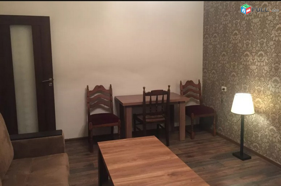 AK5092   Վարձով 2 սենյականոց բնակարան  Խանջյան փողոցում
